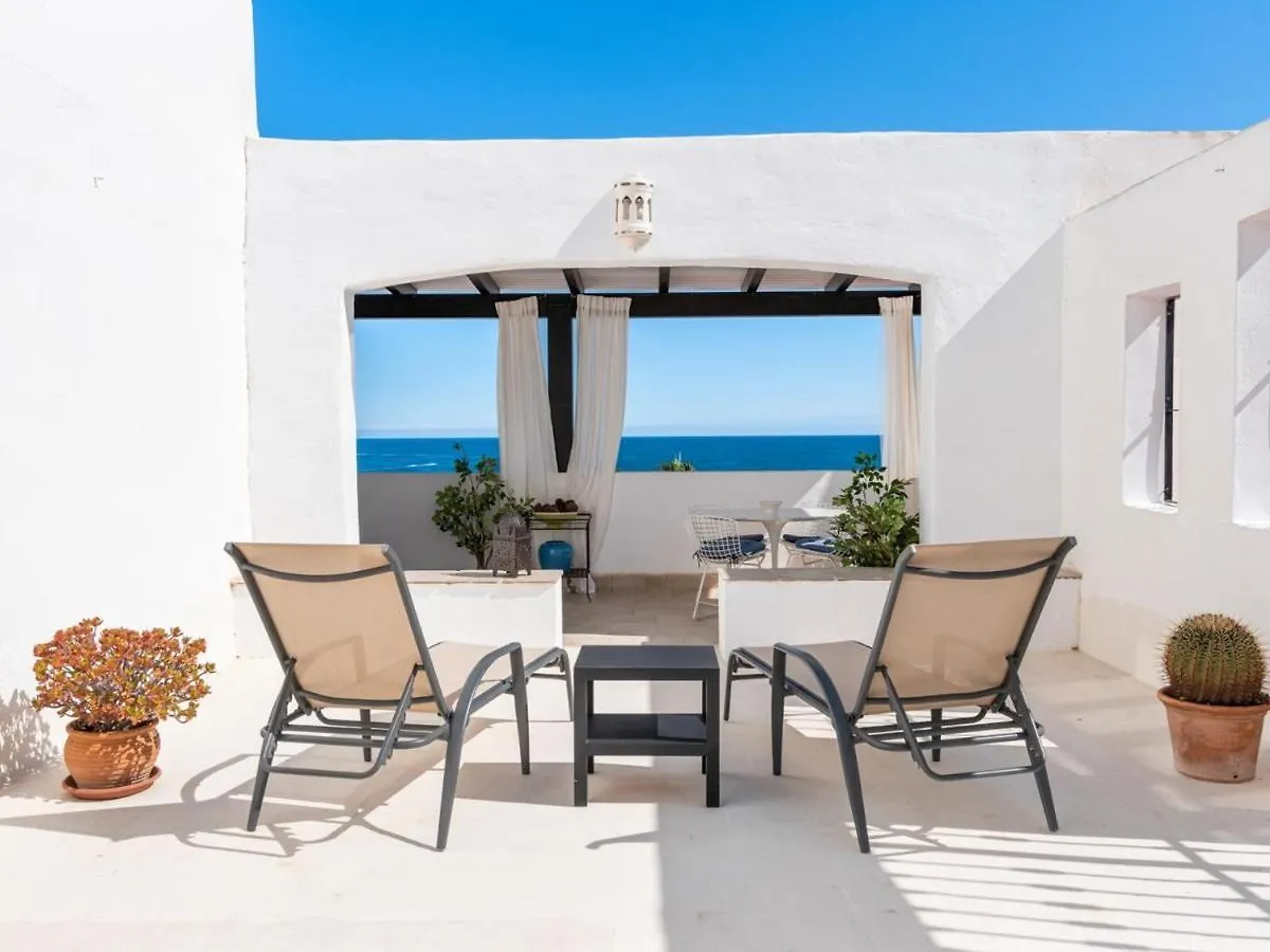 Frontline Mediterranean Escape Marbella Apartamento