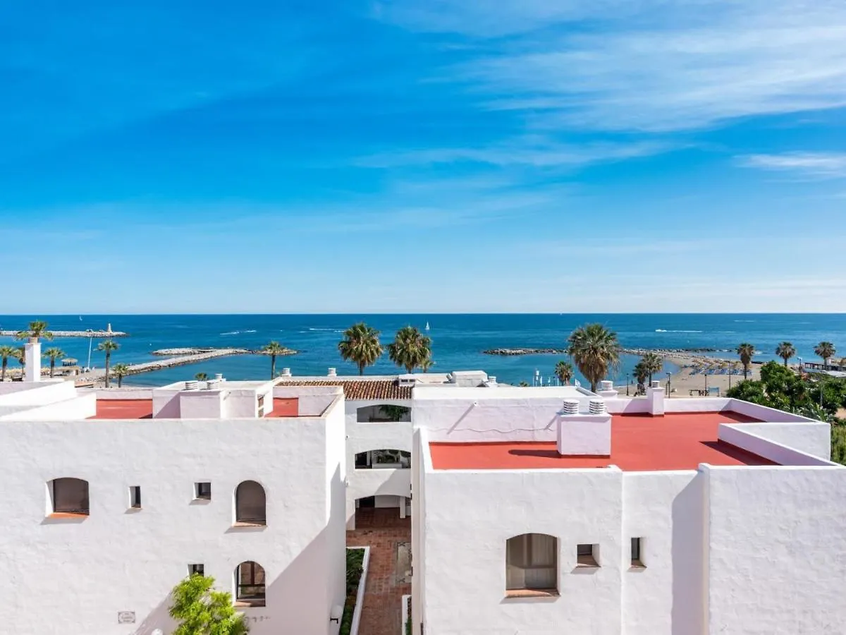 Frontline Mediterranean Escape Marbella Apartamento