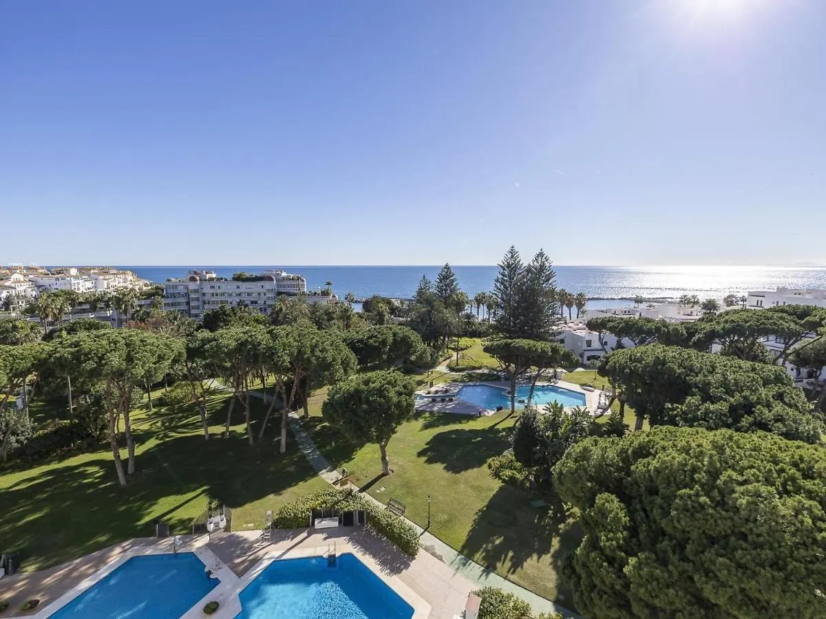 Frontline Mediterranean Escape Marbella Espanha