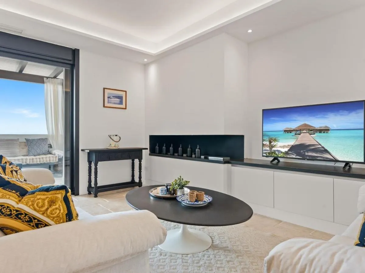 Frontline Mediterranean Escape Marbella Apartamento